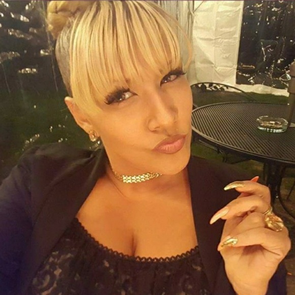 Meet your Posher, Raquel - Picture 2 of 2